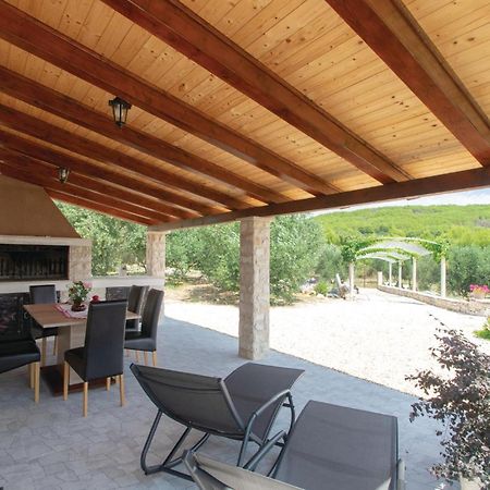 Awesome Home In Smokvica With Kitchen Eksteriør bilde