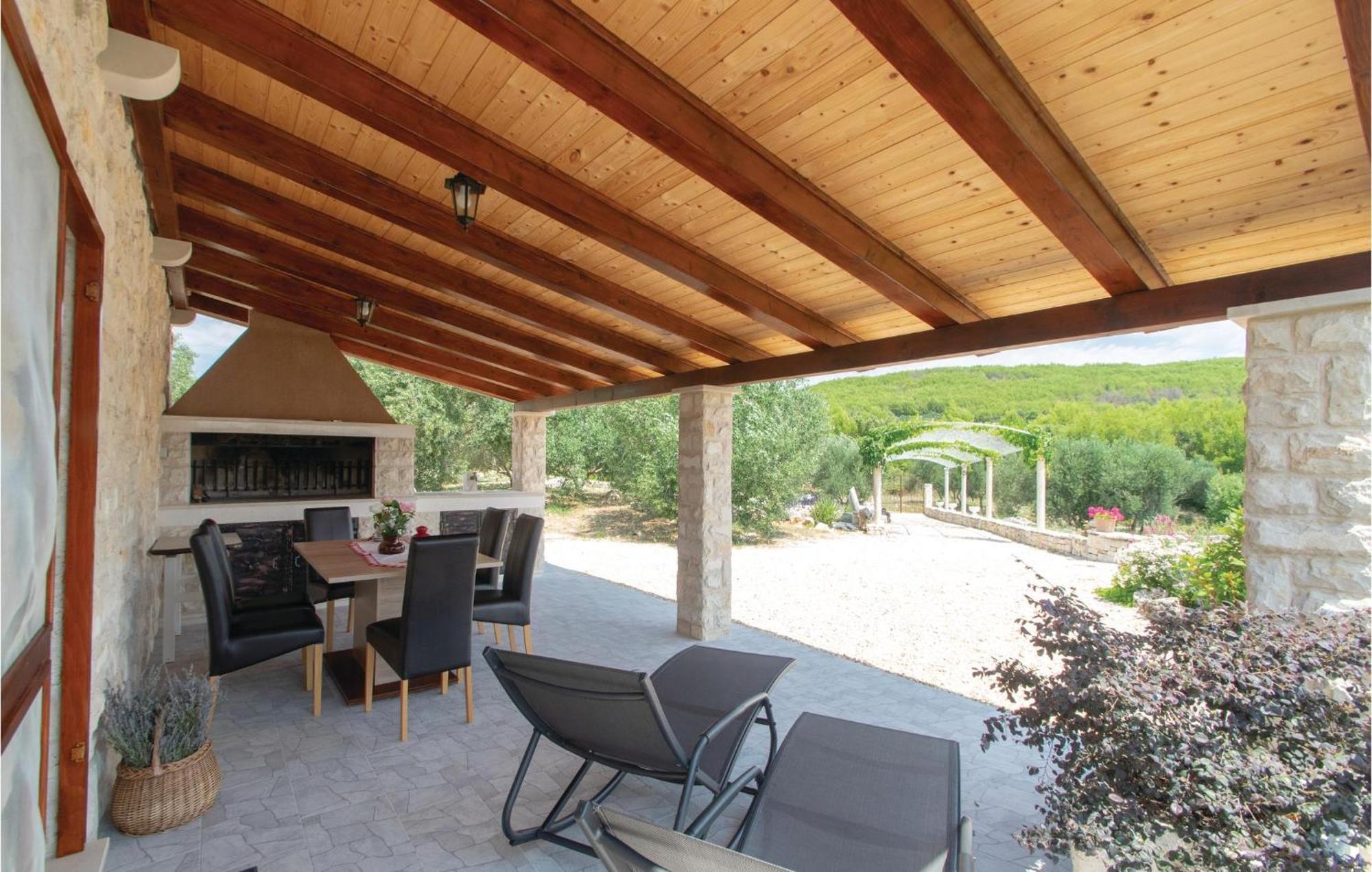 Awesome Home In Smokvica With Kitchen Eksteriør bilde